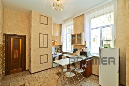 Apartment for rent near Nevsky Prospect, Saint Petersburg - apartment by the day