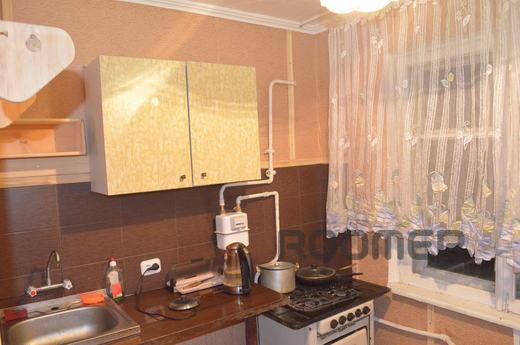 Rent 2-room apartment in the center, Karaganda - apartment by the day