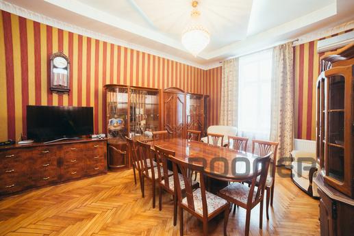 4 komnatnaya VIP-apartment, Lviv - apartment by the day
