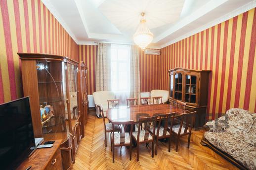 4 komnatnaya VIP-apartment, Lviv - apartment by the day