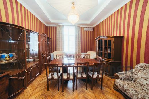 4 komnatnaya VIP-apartment, Lviv - apartment by the day