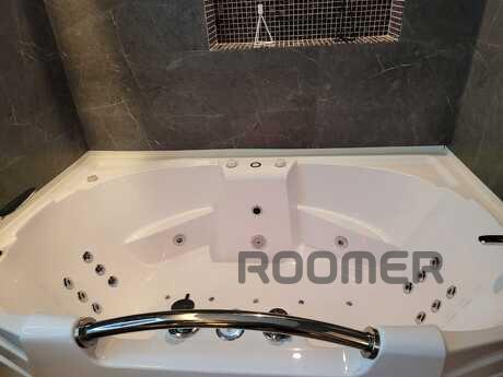 Jacuzzi, sauna, round bed, fireplace., Krasnoyarsk - apartment by the day