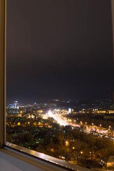 Huge apartment with view from the window, Almaty - apartment by the day