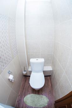 Cozy close to the metro. 73 sq.m. Wi-Fi, Novosibirsk - apartment by the day