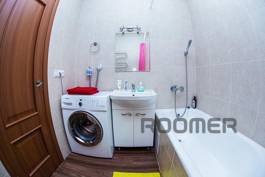 Cozy close to the metro. 73 sq.m. Wi-Fi, Novosibirsk - apartment by the day