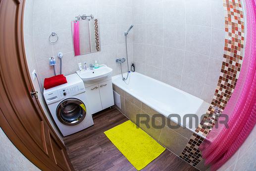 Cozy close to the metro. 73 sq.m. Wi-Fi, Novosibirsk - apartment by the day