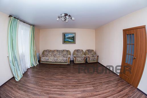 Cozy close to the metro. 73 sq.m. Wi-Fi, Novosibirsk - apartment by the day
