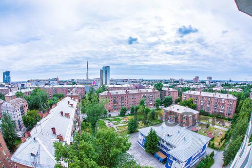 Cozy close to the metro. 73 sq.m. Wi-Fi, Novosibirsk - apartment by the day