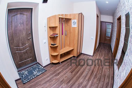 Cozy close to the metro. 73 sq.m. Wi-Fi, Novosibirsk - apartment by the day