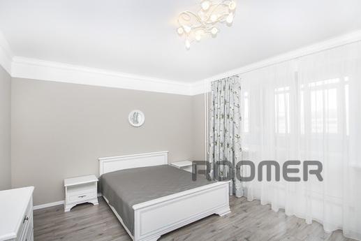 Rent three-room apartment of premium-class in the city cente