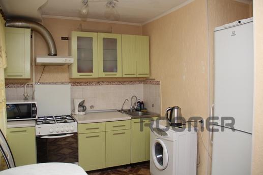 Excellent 3-bedroom apartment yoh, Karaganda - apartment by the day