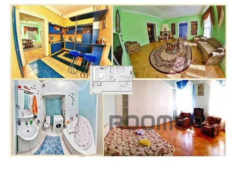 25 Valova Str (center,Rynok Sq. 250m), Lviv - apartment by the day