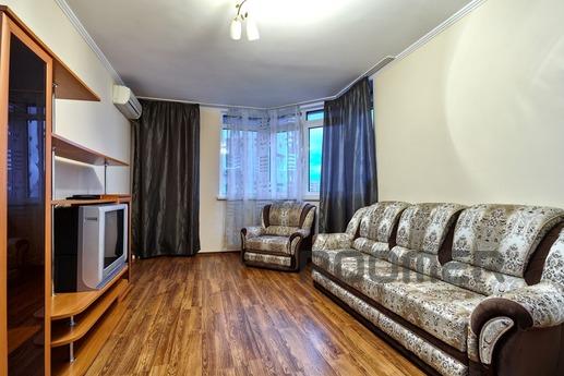 Cozy 2 bedroom apartment, Krasnodar - apartment by the day