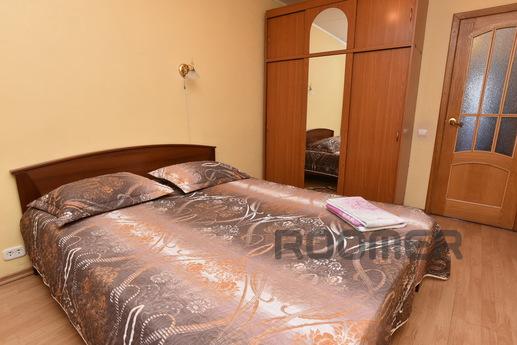 Two-bedroom apartment near KRK Uralets, Yekaterinburg - apartment by the day