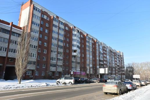 Two-bedroom apartment near KRK Uralets, Yekaterinburg - apartment by the day
