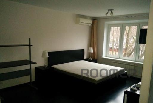 The apartment is rented for the night, hours, days. Located 