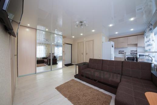2 bedroom apartment on Gorky 36, Krasnoyarsk - apartment by the day