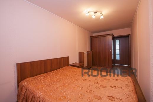 Spacious two-bedroom apartment, Krasnoyarsk - apartment by the day