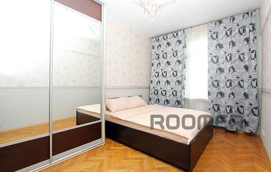 Bright two-bedroom apartment, Moscow - apartment by the day