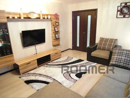 apartment is in the center of the city, Krasnodar - apartment by the day