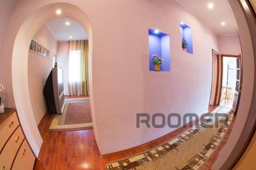 2 bedroom apartment in the center, Kostanay - apartment by the day