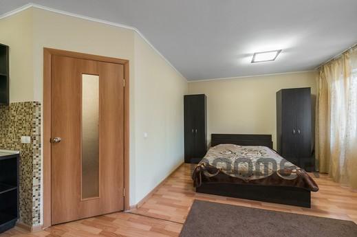 Marin Dom Na Sheveleva 5, Yekaterinburg - apartment by the day