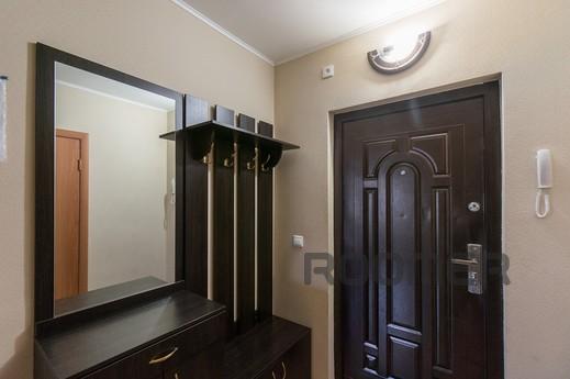 Marin Dom Na Sheveleva 5, Yekaterinburg - apartment by the day