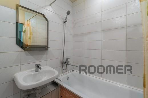 Marin Dom Na Sheveleva 5, Yekaterinburg - apartment by the day