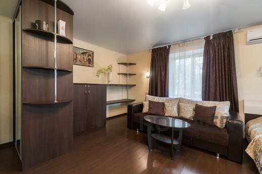 Marin Dom na Sacco and Vanzetti, 54, Yekaterinburg - apartment by the day
