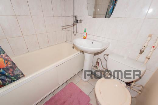 Marin Dom na Azina, 39, Yekaterinburg - apartment by the day