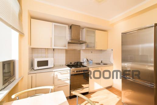 Marin Dom na Lunacharskogo, 171, Yekaterinburg - apartment by the day