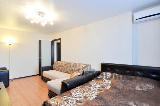 Marin Dom na Schorsa 103, Yekaterinburg - apartment by the day