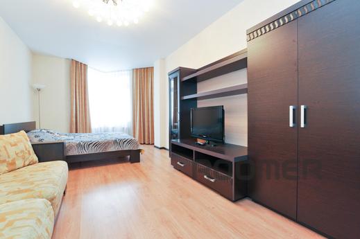 Marin Dom na Bazhova 68, Yekaterinburg - apartment by the day