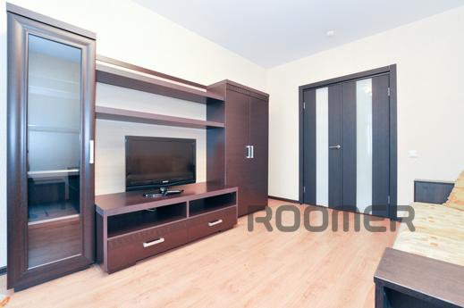 Marin Dom na Bazhova 68, Yekaterinburg - apartment by the day