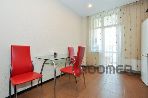 Marin Dom na Bazhova 68, Yekaterinburg - apartment by the day