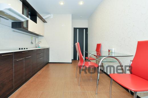 Marin Dom na Bazhova 68, Yekaterinburg - apartment by the day