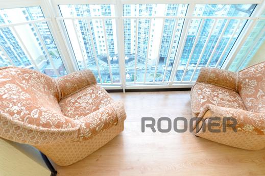 Marin Dom na Bazhova 68, Yekaterinburg - apartment by the day