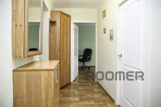 Daily 2-room, Red 18, Kemerovo - apartment by the day