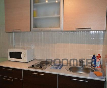 Clean, not smoked, 4 beds, Novosibirsk - apartment by the day