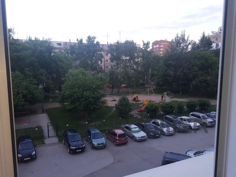 Clean Modern apartment!, Novosibirsk - apartment by the day