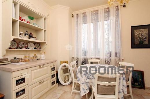 Daily (available by the hour), rent a very nice, clean with 