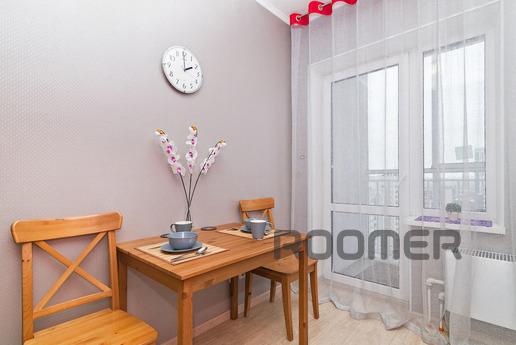 Elegant studio apartment on Shchors Str, Yekaterinburg - apartment by the day