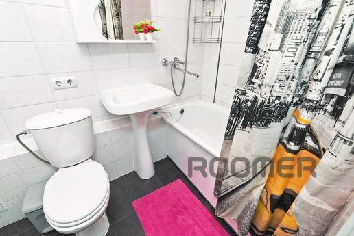 Elegant studio apartment on Shchors Str, Yekaterinburg - apartment by the day
