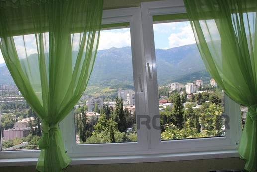 2 bedroom in the center of Yalta, Yalta - apartment by the day