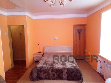 Metro Marx, Wi-Fi, excellent condition, Novosibirsk - apartment by the day