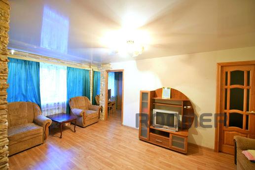 2 bedroom apartment in the center, Volgograd - apartment by the day