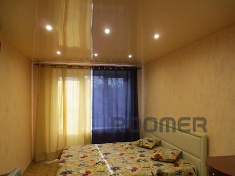 Light and warm 2 BR. Apartment, 8 minutes walk from the metr