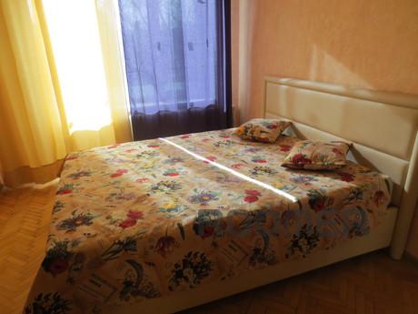 Near the metro, renovated, 3 bed, Moscow - apartment by the day