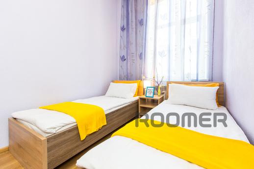 Modern 2BR Apartment in Central Lviv, Lviv - apartment by the day