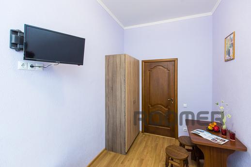 Modern 2BR Apartment in Central Lviv, Lviv - apartment by the day